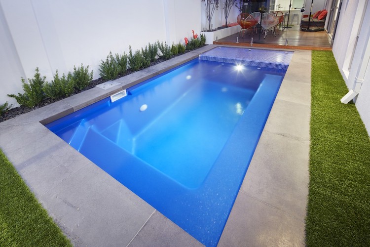 4.2m x 1.6m  Billabong Plunge Slimline