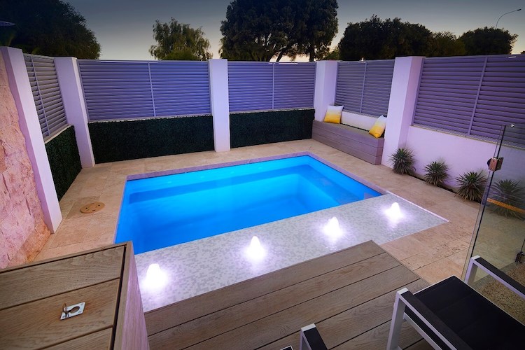 4.2mx2.6m-Billabong-slimline-plunge-pool-4