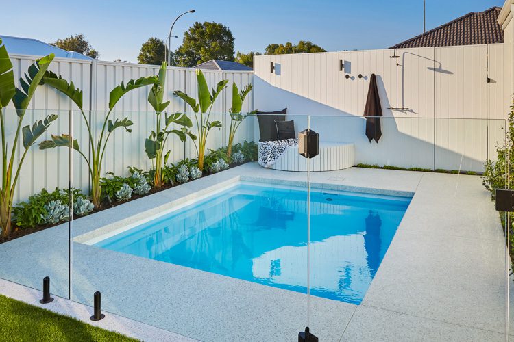 aria-4m-2.75m-polo-white-sparkle-success-image-2