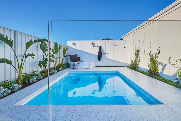 aria-4m-2.75m-polo-white-sparkle-success-image-6