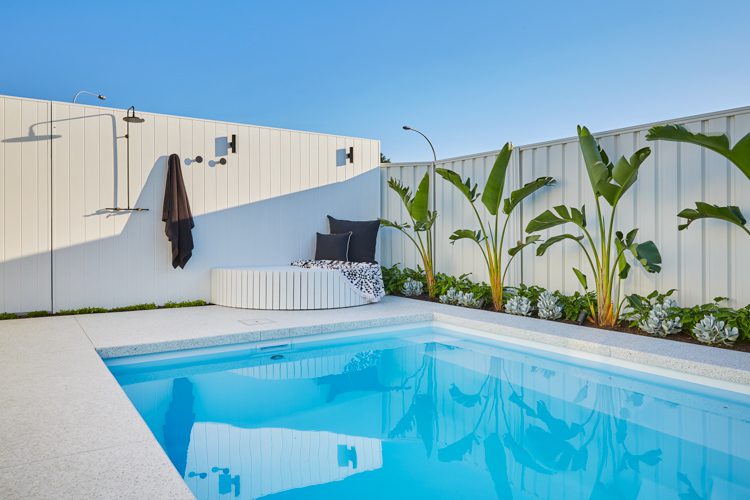 horizon-4.5m-3.6m-polo-white-sparkle-success-11