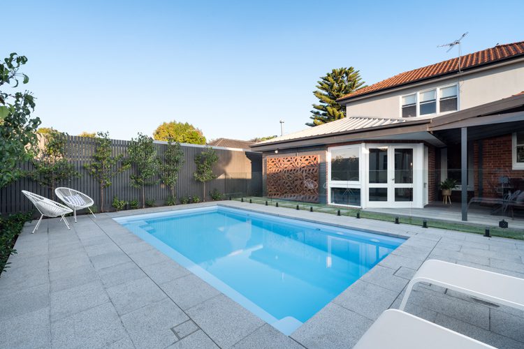 horizon-7.5m-3.6m-polo-white-sparkle-wallace-4