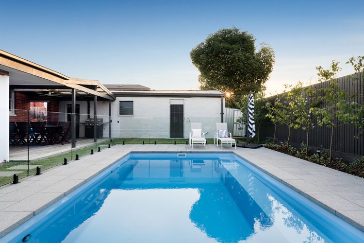 horizon-7.5m-3.6m-polo-white-sparkle-wallace-6