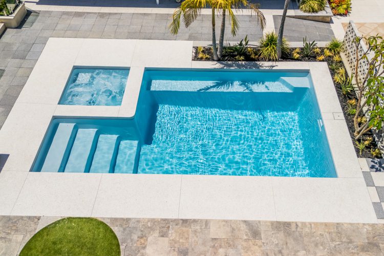 palm-springs-7m-4m-silver-sparkle-joondalup-display-galleryimage-9